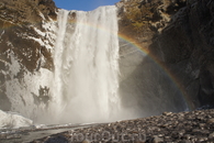 Виновник круговорота встретил нас радугой.Это приятно!!!Водопад Skogafoss во всей красе.