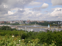 Вид на город со смотровой площадки в мемориальном парке "Победа"