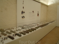 Толедо. Замок Алькасар. В музее выстроились целые армии из оловянных солдатиков