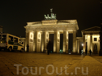 символ Берлина - Брандербургские ворота