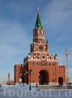 Благовещенская башня, внешне похожая на Спасскую, расположенную на противоположной стороне реки Кокшаги.