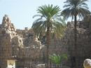 руины стен храма