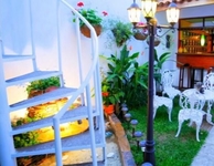 Tazumal House
