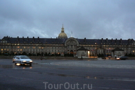 Дом инвалидов или Государственный Дом инвалидов (фр. L'hôtel national des Invalides) или просто Инвалиды (Les Invalides)