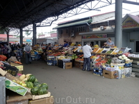 Вниманию ЕС : рынок полон овощей и фруктов.