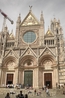 Сиенский собор - не такой монументальный, как во Флоренции, но очень изящный и гармоничный