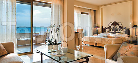 Sani Asterias Suites