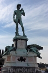 Бронзовый Давид на площади Микеланджело.