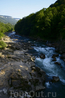 По течению реки Руфабго один за другим открываются взору семь красивейших водопадов высотой от 5 до 14 метров.

