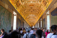 Музеи Ватикана. Роскошный плафон и карты на стенах, рассказывающие об открытии мира и об укреплении власти Ватикана