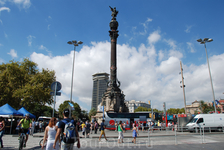 Памятник Христофору Колумбу ... На набережной Барселоны, на площади Портал де ла Пау («Врата мира»), возвышается памятник Христофору Колумбу, напоминающий ...