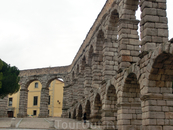 Сеговийский акведук - моя нежная архитектурная привязанность. Это произведение древнеримских строителей, созданное без цемента и бетона, поражает своей ...