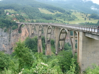 Каньон реки Тара. Мост Джурджевича (самый высокий автомобильный мост в Европе - 160 м над рекой ) !