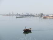 Вид с башни на порт. Порт города Салоники - второй по величине после порта Пирей