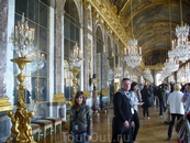 Версаль, Зеркальный Зал. Здесь проходят показы мод и снимают рекламу.
