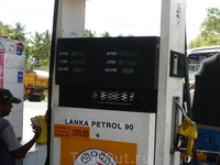 Бензин нынче дорог.