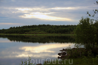 Закаты в Карелии, да ещё и на озёрах, очень красивые...