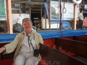 Бангкок-вот на такой лодке по узкому каналу от Храма Ват Сакет до алтаря ЭРАВАН