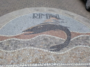Мозаика на мостовой в Римини.