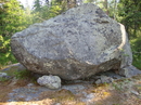 Вот они первые сейды. Сейд-это камень, стоящих на трёх или более опорах из камней меньших размеров (ножках)