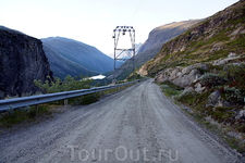 А вот фотографии  редкопосещаемой высокогорной дороги Aursjøvegen достойны особого внимания.
Aursjøvegen соединяет  дорогу Fv311 (62.667234, 8.531031) ...