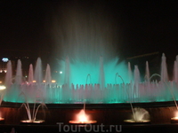 Представление фонтанов было сказочным, фотки не передают всей красочности, это надо видеть своими глазами =) Представление фонтанов было сказочным, фотки не передают всей красочности, это надо видеть своими глазами =)