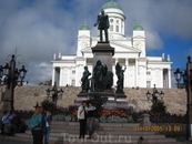 Памятник горячо любимому финнами Александру II.Его правление, говорит википедия, ознаменовалось существенным ростом финской экономики и развитием куль