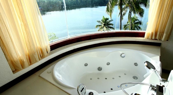 The Raviz Resort and Spa, Ashtamudi