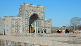 При обсерватории - мечеть музей
