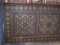 Хива.вот так красиво расписаны потолки на айванах.Айван-веранда