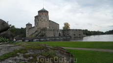 Первоначально крепость была названа шведами Нюслотг (Новый Замок) (позднее Нейшлот, затем Олафсборг – Замок святого Олафа (назван в честь католического ...
