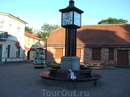 Часы на площади в старой части города