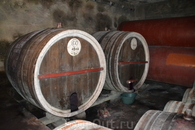 Аренийский винный завод основан в 1994 году в селе Арени, где тысячелетиями делают вино из одноименного сорта винограда. Это совсем небольшое хозяйство ...