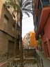 Вообще вне исторического центра Мурсия мне не очень понравилась, довольно обшарпанные дома, расписанные граффити, на улицах вместо привычных кафешек, где ...