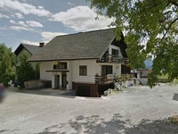 Jakelj Backpackers House