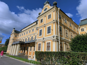 Дворец первого петербургского генерал-губернатора Александра Даниловича Меншикова является единственным частным строением, сохранившимся с начала XVIII ...