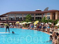 Фото отеля Oasis Beach Club