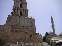 Часовая башня и минарет мечети Сулеймана
