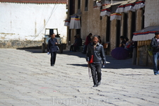 Монастырь Ташилунпо Монастырь Ташилунпо