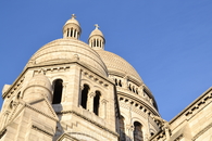 Базилика Сакре-Кер на Монмартре
(Sacre-Coeur de Monmartre Basilique) Сам собор, высотой 94 метра, решили строить из редкого известняка, который при соприкосновении ...