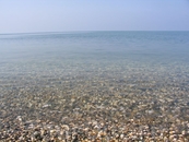 Море в Абхазии кристально чистое.