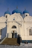 В 14.00 мы выехали из Владимира и отправились в Суздаль, по пути решив заехать в Боголюбово и посмотреть Свято-Боголюбский монастырь.