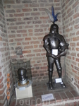 Средневековые рыцарские доспехи в башне-музее