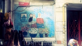 Вообще эти картинки на стенах - для меня открытие - это же лучше чем в музее и ближе к людям чем граффити