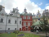 Псково-Печерский монастырь. Гармония цвета и настроения.