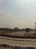 Храмовый комплекс Акшардам в Дели строили 10 тыс. рабочих 7 лет. открыт в 2005 году. Он целиком сооружен из камня: чтобы избежать коррозии, при возведении ...
