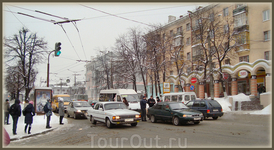 перекрёсток улиц: композиторов Воробьёвых и Ленинградской