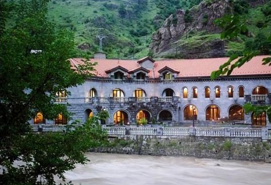 Tufenkian Avan Dzoraget Hotel