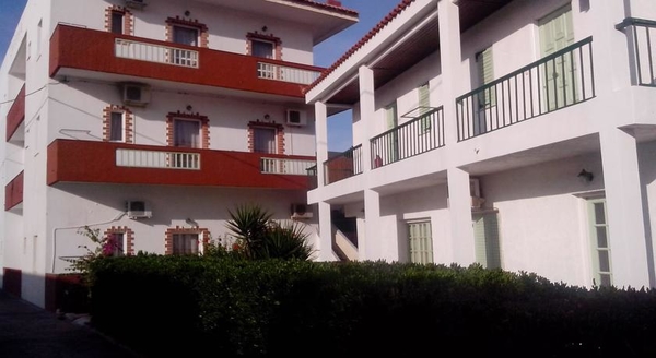 Haris Apartments