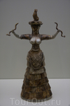 Малая Богиня со змеями .Ираклионский Археологический музей.